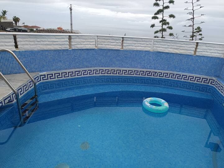 Pool mit Schwimmring